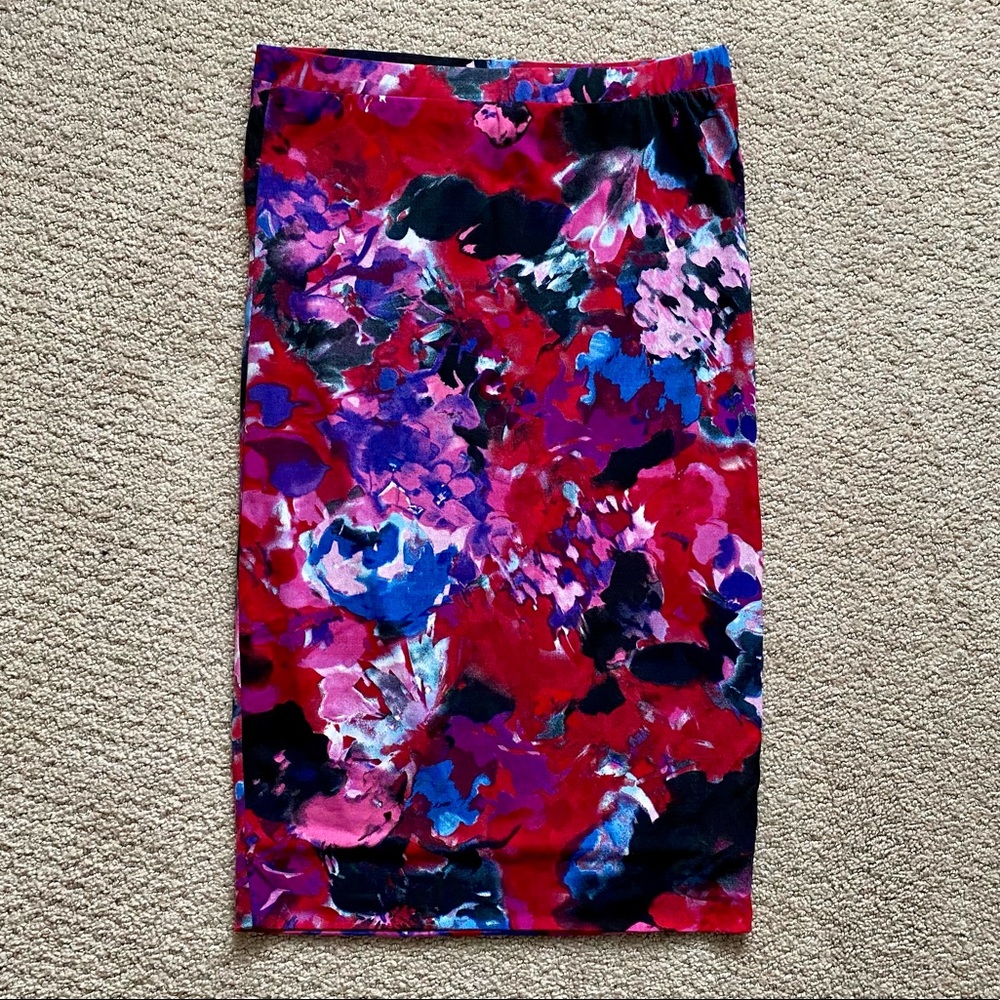 NEVER WORN w/ tags Love…ady Multicolor Floral Stretch Pencil Skirt Women’s XS